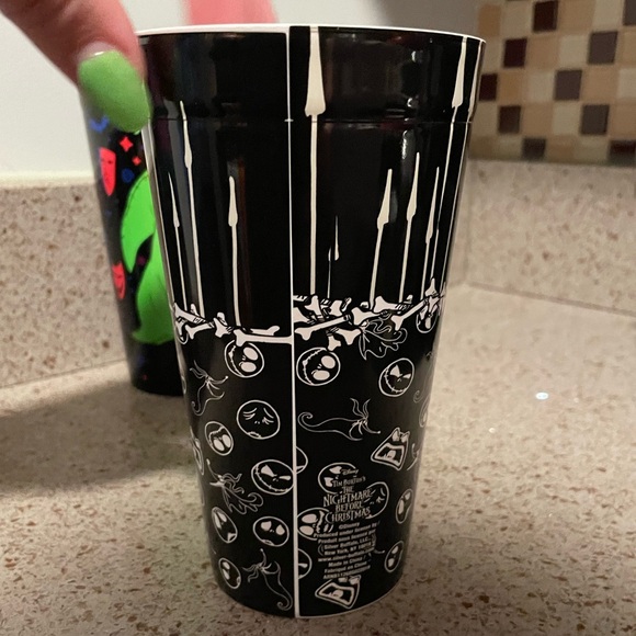Nightmare Before Christmas set of 4 thick plastic collectible cups & 3 shot cups - Picture 6 of 13